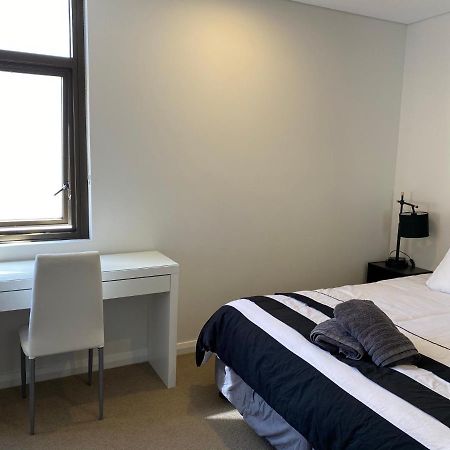 Governor Luxe 1 Bedroom Apartment In The Heart Of Barton Wifi Gym Wine Secure Parking Canberra Kingston Eksteriør billede