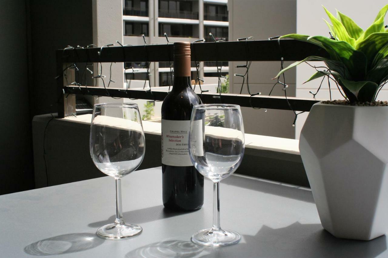 Governor Luxe 1 Bedroom Apartment In The Heart Of Barton Wifi Gym Wine Secure Parking Canberra Kingston Eksteriør billede