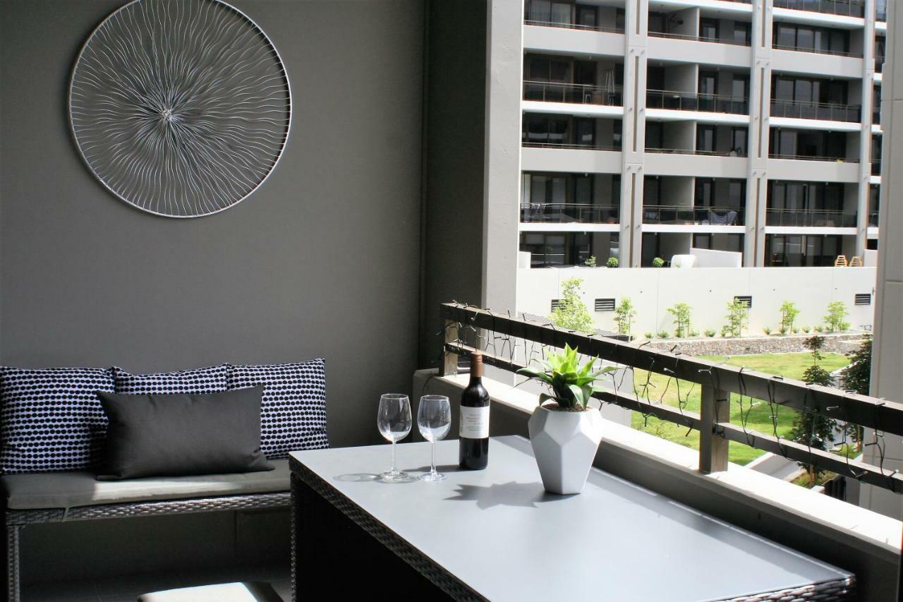 Governor Luxe 1 Bedroom Apartment In The Heart Of Barton Wifi Gym Wine Secure Parking Canberra Kingston Eksteriør billede