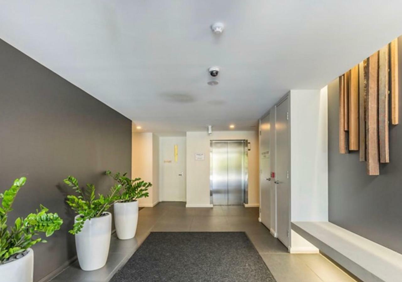 Governor Luxe 1 Bedroom Apartment In The Heart Of Barton Wifi Gym Wine Secure Parking Canberra Kingston Eksteriør billede